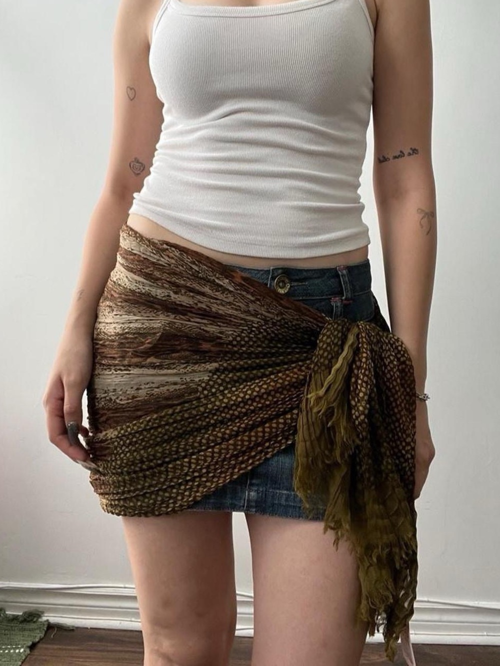 Sheer Textured Scarf - Picture 2 of 8